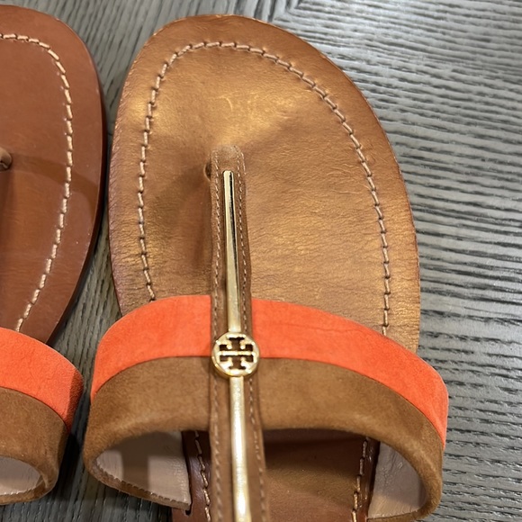 Tory Burch Bar logo suede flat Sandals Coral - Picture 2 of 6